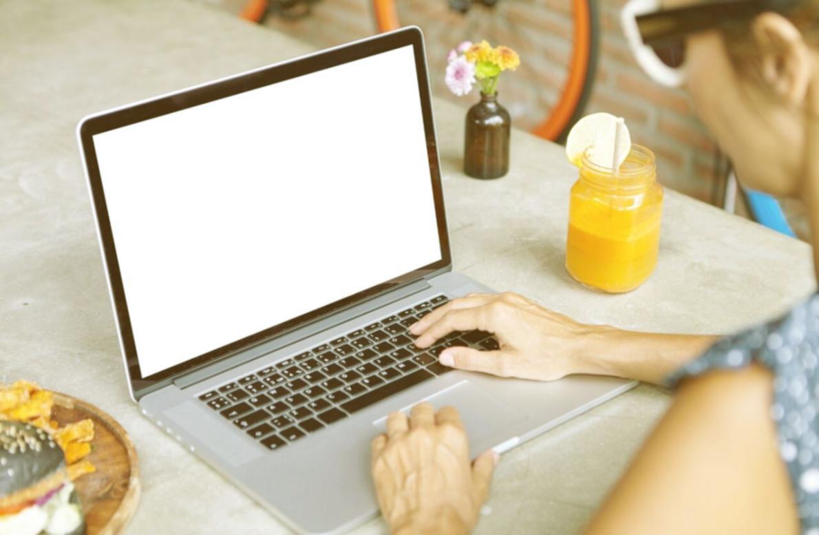 Estudiante planificando objetivos de aprendizaje con metodología SMART